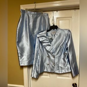 E Y Botique Ice Blue 2 pc Suit sz 16